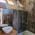 Wooden Victor De Vos I Slapen In Echte Boomhut * Rijen