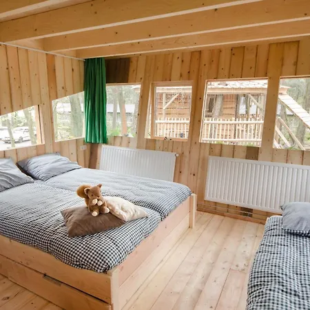 Wooden Victor De Vos - Slapen In Boomhut - Rijen, Brabant Rijen