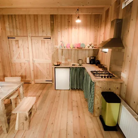 Wooden Victor De Vos I Slapen In Echte Boomhut Nyaraló