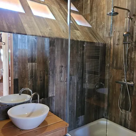 Wooden Victor De Vos - Slapen In Boomhut - Rijen, Brabant * Rijen
