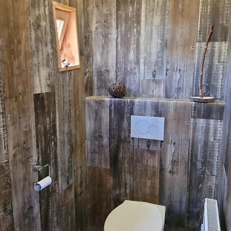 Wooden Victor De Vos I Slapen In Echte Boomhut Σπίτι διακοπών