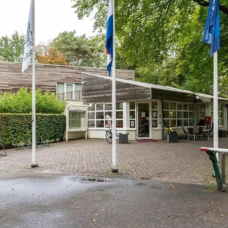 Wooden Victor De Vos I Slapen In Echte Boomhut Nyaraló Rijen