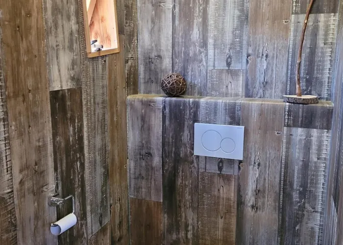 Wooden Victor De Vos I Slapen In Echte Boomhut Nyaraló